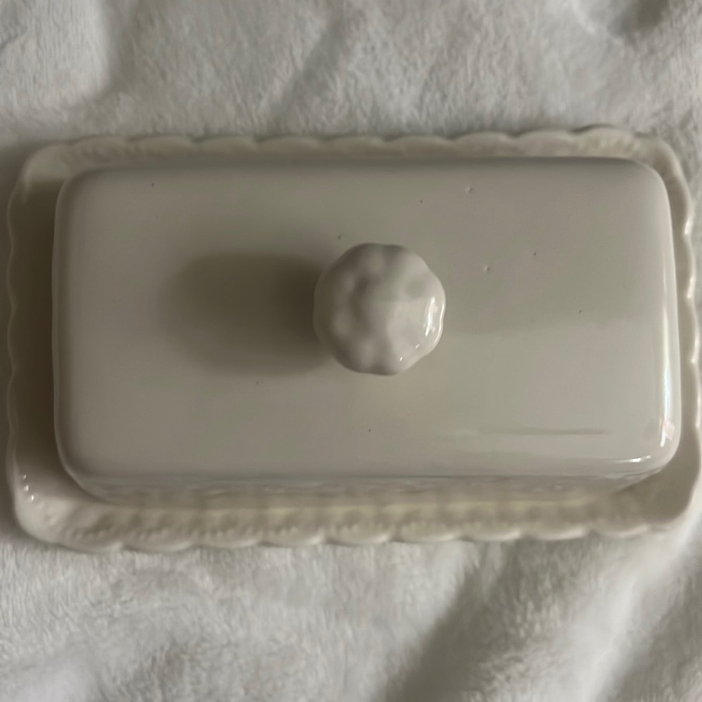 BUNDLE The Pioneer Women Butter Dish and Salt & Pepper